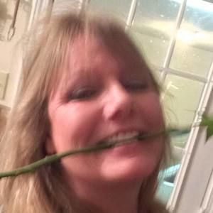 Meet your Posher, Connie